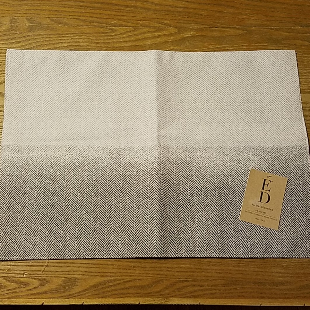 New Ellen Degeneres Herringbone set of 4 Placemats